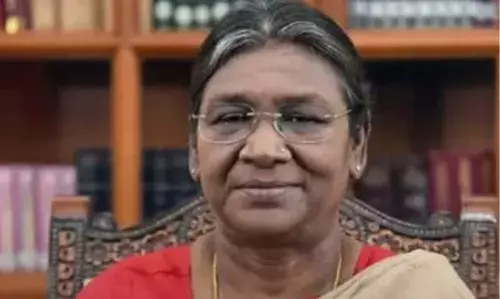 രാഷ്ട്രപതി ദ്രൗപദി മുര്മു ഒപ്പുവച്ചു; വഖഫ് ഭേദഗതി ബില് നിയമമായി രാഷ്ട്രപതി ദ്രൗപദി മുര്മു ഒപ്പുവച്ചു; വഖഫ് ഭേദഗതി ബില് നിയമമായി