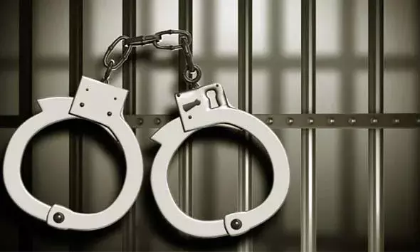 ബാഡ് മിന്റന്‍ പരിശീലനത്തിനിടെ 16 കാരിയെ നിരവധി തവണ ലൈംഗികമായി പീഡിപ്പിച്ചു; കോച്ച് അറസ്റ്റില്‍