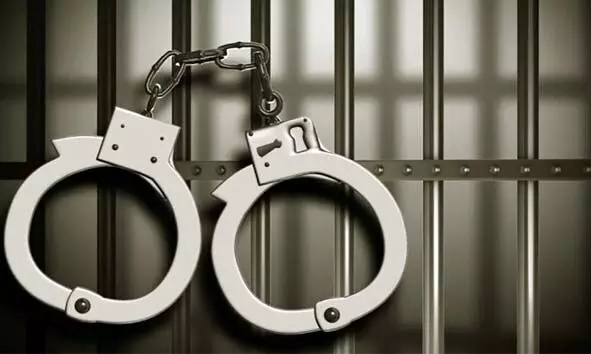 ബാഡ് മിന്റന്‍ പരിശീലനത്തിനിടെ 16 കാരിയെ നിരവധി തവണ ലൈംഗികമായി പീഡിപ്പിച്ചു; കോച്ച് അറസ്റ്റില്‍