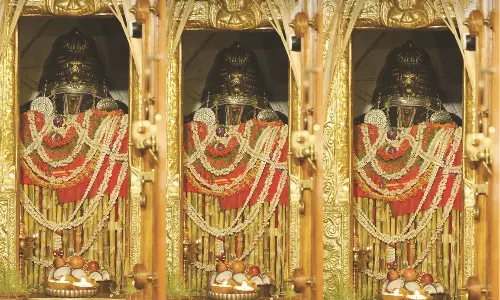 മധൂര് ക്ഷേത്രത്തില് മൂടപ്പ സേവക്കെത്തിയത് പതിനായിരങ്ങള് മധൂര് ക്ഷേത്രത്തില് മൂടപ്പ സേവക്കെത്തിയത് പതിനായിരങ്ങള്