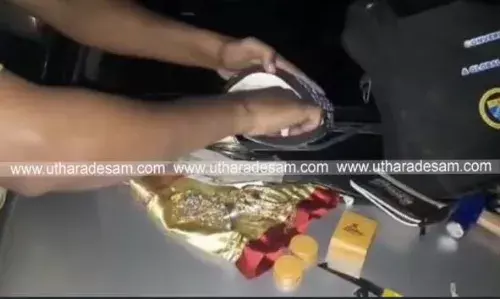 എക്സൈസ് പിന്തുടര്‍ന്നപ്പോള്‍ കാര്‍ ഉപേക്ഷിച്ച് രണ്ടംഗസംഘം രക്ഷപ്പെട്ടു; കണ്ടെടുത്തത് പണവും സ്വര്‍ണ്ണം-വെള്ളി ആഭരണങ്ങളും ചുറ്റികയും