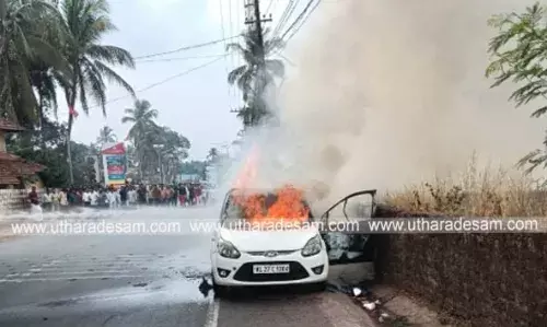 കാഞ്ഞങ്ങാട് ഓടിക്കൊണ്ടിരുന്ന കാറിന് തീ പിടിച്ചു: ഹോട്ടലുടമ ചാടി രക്ഷപ്പെട്ടു