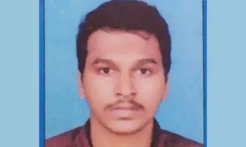 മൂന്ന് പേരുമായി സഞ്ചരിച്ച മോട്ടോര് സൈക്കിള് ഡിവൈഡറില് ഇടിച്ച് രണ്ട് പേര് മരിച്ചു, ഒരാള്ക്ക് ഗുരുതരം മൂന്ന് പേരുമായി സഞ്ചരിച്ച മോട്ടോര് സൈക്കിള് ഡിവൈഡറില് ഇടിച്ച് രണ്ട് പേര് മരിച്ചു, ഒരാള്ക്ക് ഗുരുതരം