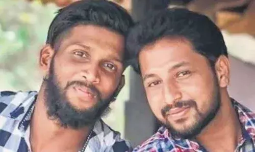 കല്ല്യോട്ട് ഇരട്ടക്കൊല; ജീവപര്യന്തം തടവിന് ശിക്ഷിക്കപ്പെട്ട പ്രതികളില് മൂന്നുപേര് ശിക്ഷ മരവിപ്പിക്കണമെന്നാവശ്യപ്പെട്ട് ഹൈക്കോടതിയില് ഹരജി നല്കി കല്ല്യോട്ട് ഇരട്ടക്കൊല; ജീവപര്യന്തം തടവിന് ശിക്ഷിക്കപ്പെട്ട പ്രതികളില് മൂന്നുപേര് ശിക്ഷ മരവിപ്പിക്കണമെന്നാവശ്യപ്പെട്ട് ഹൈക്കോടതിയില് ഹരജി നല്കി