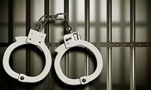 പുഴമണല് കടത്ത്; ടിപ്പര്ലോറി ഡ്രൈവര് അറസ്റ്റില് പുഴമണല് കടത്ത്; ടിപ്പര്ലോറി ഡ്രൈവര് അറസ്റ്റില്