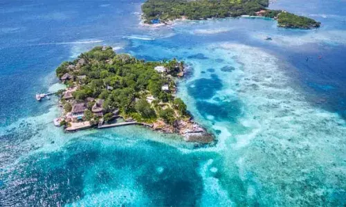 ബിയര്‍ ബ്രാന്‍ഡിന്റെ ഉടമസ്ഥതയിലുള്ള കരീബിയന്‍ ദ്വീപില്‍ ആദ്യമായി വിനോദസഞ്ചാരികള്‍ക്ക് പ്രവേശനം അനുവദിച്ച്  കൊറോണ