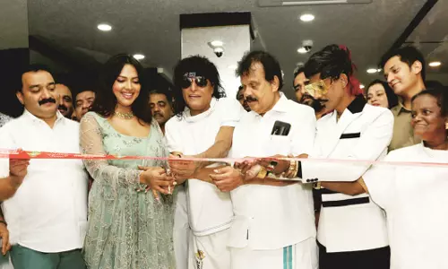 ബോബി ചെമ്മണൂര് ഇന്റര്നാഷണല് ജ്വല്ലേഴ്സിന്റെ കാസര്കോട് ഷോറൂം ഉദ്ഘാടനം ചെയ്തു ബോബി ചെമ്മണൂര് ഇന്റര്നാഷണല് ജ്വല്ലേഴ്സിന്റെ കാസര്കോട് ഷോറൂം ഉദ്ഘാടനം ചെയ്തു