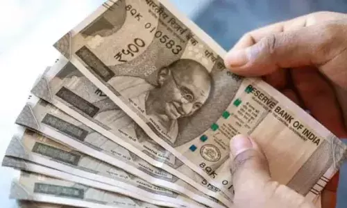 9 വയസുകാരന്റെ കരള്മാറ്റ ശസ്ത്രക്രിയക്ക് കരള്ദാതാവിനെ കണ്ടെത്താമെന്ന് വിശ്വസിപ്പിച്ച് യുവതിയില് നിന്നും പണം തട്ടിയെടുത്തതായി പരാതി 9 വയസുകാരന്റെ കരള്മാറ്റ ശസ്ത്രക്രിയക്ക് കരള്ദാതാവിനെ കണ്ടെത്താമെന്ന് വിശ്വസിപ്പിച്ച് യുവതിയില് നിന്നും പണം തട്ടിയെടുത്തതായി പരാതി