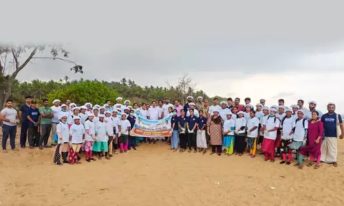 ശുചിത്വ സാഗരം സുന്ദരതീരം; ജില്ലയില് ശേഖരിച്ചത് 21 ടണ് പ്ലാസ്റ്റിക് മാലിന്യങ്ങള് ശുചിത്വ സാഗരം സുന്ദരതീരം; ജില്ലയില് ശേഖരിച്ചത് 21 ടണ് പ്ലാസ്റ്റിക് മാലിന്യങ്ങള്