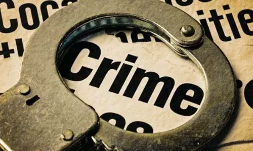 മാതാപിതാക്കള് വഴക്കിട്ടു: പ്രകോപിതനായ മകന് വാക്കത്തി കൊണ്ട് അച്ഛനെ വെട്ടി പരിക്കേല്പ്പിച്ചു മാതാപിതാക്കള് വഴക്കിട്ടു: പ്രകോപിതനായ മകന് വാക്കത്തി കൊണ്ട് അച്ഛനെ വെട്ടി പരിക്കേല്പ്പിച്ചു