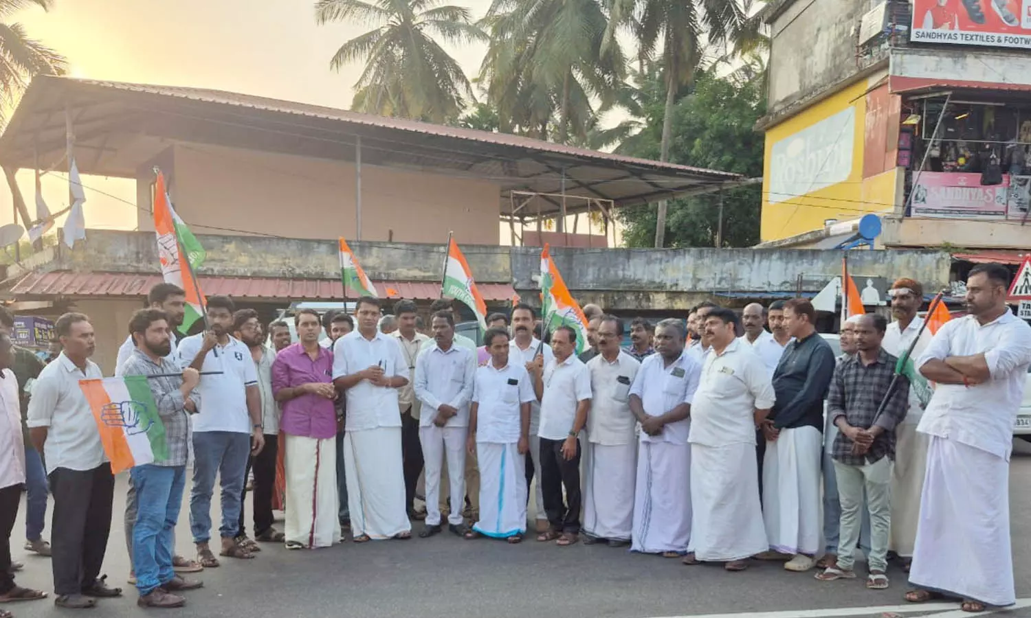 കോണ്ഗ്രസ് നേതാവിനെ അക്രമിച്ചതില് പ്രതിഷേധിച്ച് സീതാംഗോളിയില് പ്രകടനം കോണ്ഗ്രസ് നേതാവിനെ അക്രമിച്ചതില് പ്രതിഷേധിച്ച് സീതാംഗോളിയില് പ്രകടനം