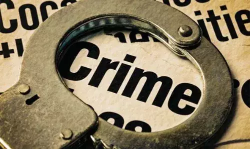 പൊയിനാച്ചിയിലെ തട്ടുകടയില് ചായ കുടിക്കുകയായിരുന്ന യുവാവിന്റെ തലക്ക് ഹെല്മറ്റ് കൊണ്ട് അടിച്ചതായി പരാതി പൊയിനാച്ചിയിലെ തട്ടുകടയില് ചായ കുടിക്കുകയായിരുന്ന യുവാവിന്റെ തലക്ക് ഹെല്മറ്റ് കൊണ്ട് അടിച്ചതായി പരാതി