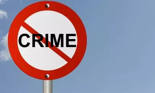 സുഹൃത്തിനോട് സംസാരിച്ച് കൊണ്ടിരിക്കെ യുവാവിനെ മര്‍ദ്ദിച്ച് പല്ല് കൊഴിച്ചു; 9 പേര്‍ക്കെതിരെ കേസ്