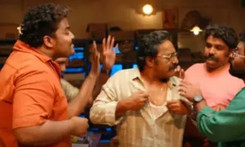 അജു വര്ഗ്ഗീസ് നായക വേഷത്തിലെത്തുന്ന പടക്കുതിര യിലെ ഒരായിരം കിനാക്കളാല് എന്ന ഗാനം പുറത്തുവിട്ട് അണിയറക്കാര് അജു വര്ഗ്ഗീസ് നായക വേഷത്തിലെത്തുന്ന പടക്കുതിര യിലെ ഒരായിരം കിനാക്കളാല് എന്ന ഗാനം പുറത്തുവിട്ട് അണിയറക്കാര്