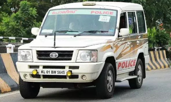 അര്‍ധരാതിയില്‍ മകന്‍ ഉമ്മയെ വെട്ടി പരിക്കേല്‍പ്പിച്ചു; നില ഗുരുതരം
