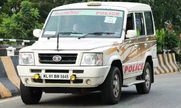 അര്‍ധരാതിയില്‍ മകന്‍ ഉമ്മയെ വെട്ടി പരിക്കേല്‍പ്പിച്ചു; നില ഗുരുതരം