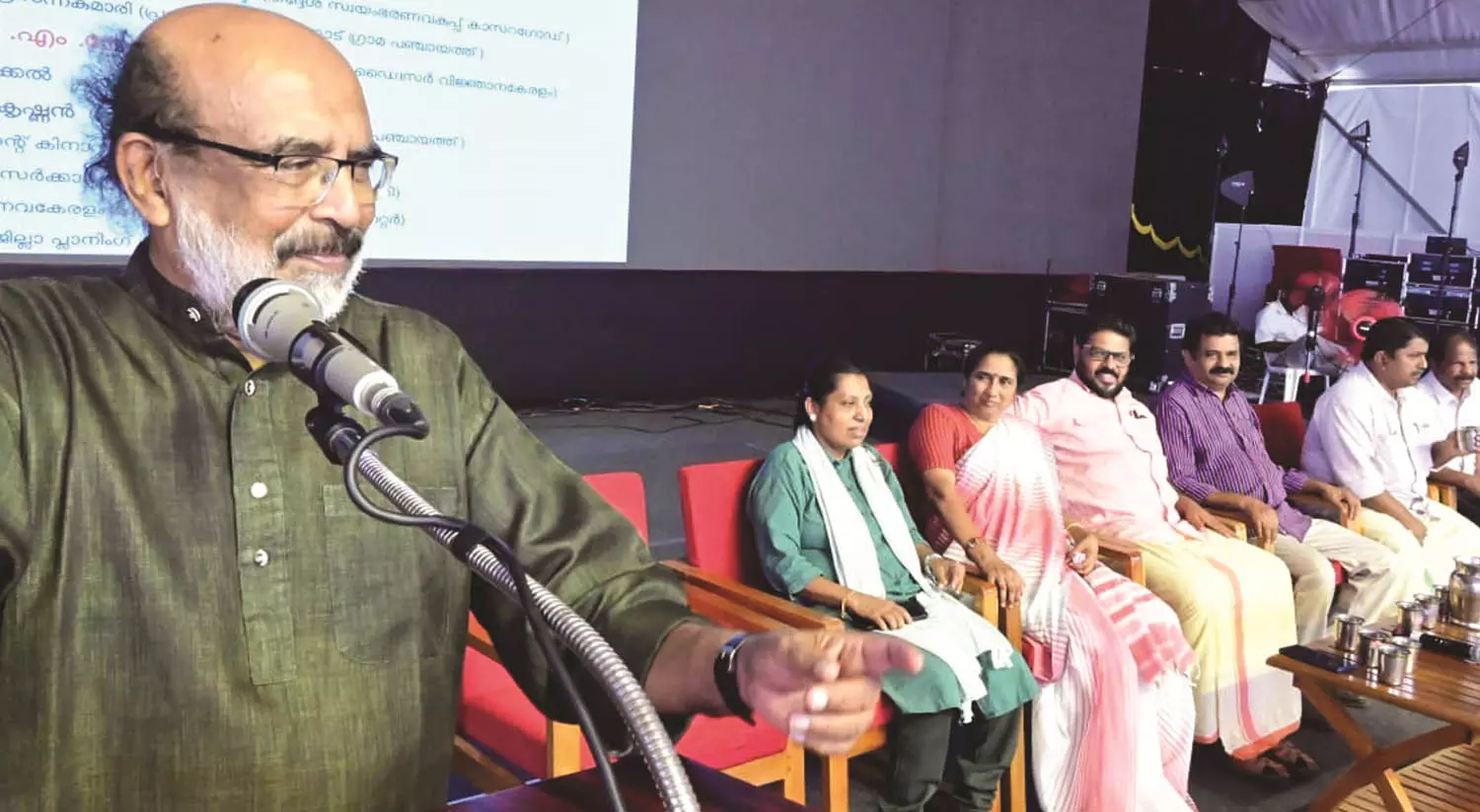 എന്റെ കേരളം പ്രദര്ശന വിപണന മേള: ശ്രദ്ധ നേടി സെമിനാറുകളും കലാ പരിപാടികളും എന്റെ കേരളം പ്രദര്ശന വിപണന മേള: ശ്രദ്ധ നേടി സെമിനാറുകളും കലാ പരിപാടികളും