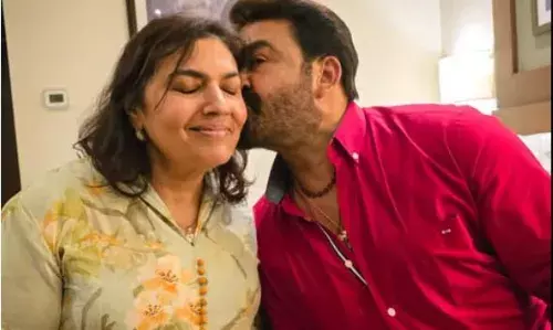 എന്നേക്കും നിന്റേത്... വിവാഹ വാര്‍ഷികദിനത്തില്‍ ഭാര്യ സുചിത്രയ്ക്ക് ചുംബനം നല്‍കുന്ന ഫോട്ടോ പങ്കുവച്ച് മോഹന്‍ലാല്‍