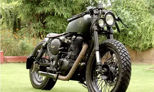 കാഞ്ഞങ്ങാട് റെയില്‍വെ സ്റ്റേഷന്‍ റോഡില്‍ നിര്‍ത്തിയിട്ടിരുന്ന ബുള്ളറ്റ് കവര്‍ച്ച ചെയ്തു