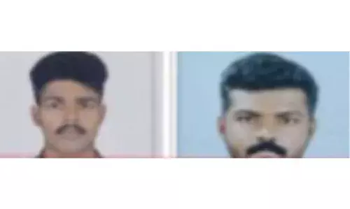 മുന്നാട്ട് പൊലീസ് ഉദ്യോഗസ്ഥനെയും യുവാവിനെയും വെട്ടിക്കൊലപ്പെടുത്താന് ശ്രമിച്ച കേസില് ഒളിവില് കഴിയുന്ന സഹോദരങ്ങള്ക്കായി ലുക്കൗട്ട് നോട്ടീസ് ഇറക്കി മുന്നാട്ട് പൊലീസ് ഉദ്യോഗസ്ഥനെയും യുവാവിനെയും വെട്ടിക്കൊലപ്പെടുത്താന് ശ്രമിച്ച കേസില് ഒളിവില് കഴിയുന്ന സഹോദരങ്ങള്ക്കായി ലുക്കൗട്ട് നോട്ടീസ് ഇറക്കി