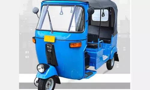 നടന്നുപോകുന്നതിനിടെ ഓട്ടോറിക്ഷ ഇടിച്ച് പൊയിനാച്ചി സ്വദേശിക്ക് ഗുരുതര പരിക്ക് നടന്നുപോകുന്നതിനിടെ ഓട്ടോറിക്ഷ ഇടിച്ച് പൊയിനാച്ചി സ്വദേശിക്ക് ഗുരുതര പരിക്ക്