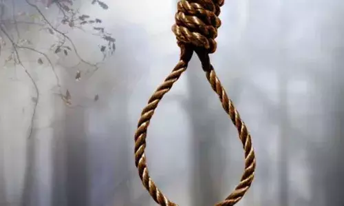 പ്ലസ് ടു വിദ്യാര്ഥിനി ആത്മഹത്യക്ക് ശ്രമിച്ചു; ഗുരുതരാവസ്ഥയില് മംഗളൂരു ആസ്പത്രിയില്; പൊലീസ് അന്വേഷണം തുടങ്ങി പ്ലസ് ടു വിദ്യാര്ഥിനി ആത്മഹത്യക്ക് ശ്രമിച്ചു; ഗുരുതരാവസ്ഥയില് മംഗളൂരു ആസ്പത്രിയില്; പൊലീസ് അന്വേഷണം തുടങ്ങി