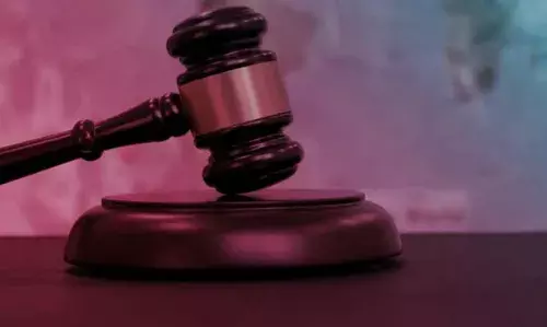 കുടുംബ പ്രശ്‌നവുമായി ബന്ധപ്പെട്ട പരാതി അന്വേഷിക്കാനെത്തിയ വനിതാ എസ്. ഐയെ തടഞ്ഞു വെച്ച കേസില്‍ പ്രതിക്ക് രണ്ടു വര്‍ഷം തടവ്