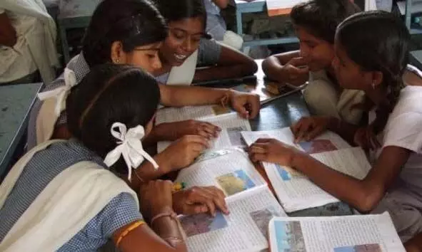 നിഷിദ്ധമാകുന്ന ചരിത്രം നിഷിദ്ധമാകുന്ന ചരിത്രം