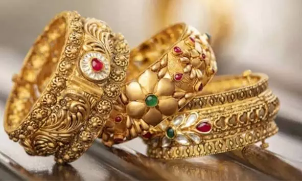 കേരളത്തില് മാറ്റമില്ലാതെ സ്വര്ണവില; പവന് 70,040 രൂപ കേരളത്തില് മാറ്റമില്ലാതെ സ്വര്ണവില; പവന് 70,040 രൂപ