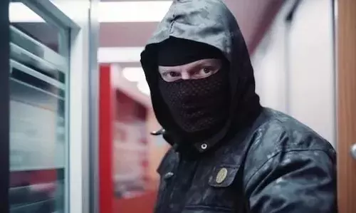 നീലേശ്വരം രാമരത്ത് വീട് കുത്തിതുറന്ന് പണവും രേഖകളും കവര്ന്നു നീലേശ്വരം രാമരത്ത് വീട് കുത്തിതുറന്ന് പണവും രേഖകളും കവര്ന്നു