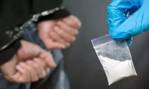 എം.ഡി.എം.എയുമായി പാണത്തൂര് സ്വദേശി ഉദുമയില് പിടിയില് എം.ഡി.എം.എയുമായി പാണത്തൂര് സ്വദേശി ഉദുമയില് പിടിയില്