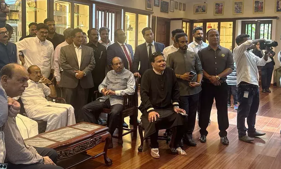 തെരുവത്ത് മെമ്മോയിര്‍സ് ചരിത്രമാണെന്ന് എം എ യൂസഫലി; ആത്മസുഹൃത്തിനെ കാണാന്‍ കാസര്‍കോട്ടെത്തി