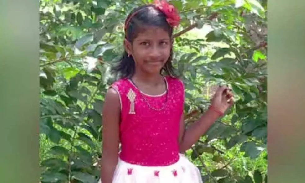 പേവിഷബാധയേറ്റ് ചികിത്സയിലായിരുന്ന 7 വയസ്സുകാരി മരിച്ചു പേവിഷബാധയേറ്റ് ചികിത്സയിലായിരുന്ന 7 വയസ്സുകാരി മരിച്ചു