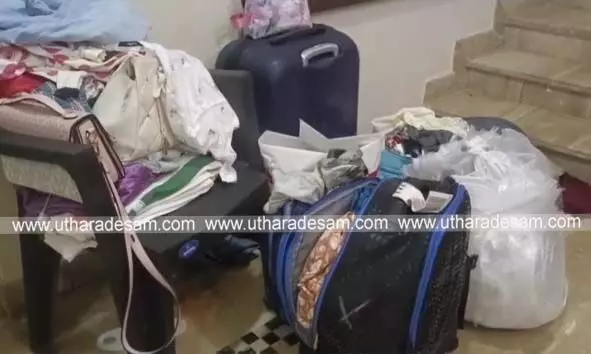 മഞ്ചേശ്വരത്ത് വീട് കുത്തിതുറന്ന് 22 പവന് കവര്ന്ന കേസില് അന്വേഷണം ഊര്ജ്ജിതമാക്കി; വിരലടയാളങ്ങള് ലഭിച്ചു മഞ്ചേശ്വരത്ത് വീട് കുത്തിതുറന്ന് 22 പവന് കവര്ന്ന കേസില് അന്വേഷണം ഊര്ജ്ജിതമാക്കി; വിരലടയാളങ്ങള് ലഭിച്ചു