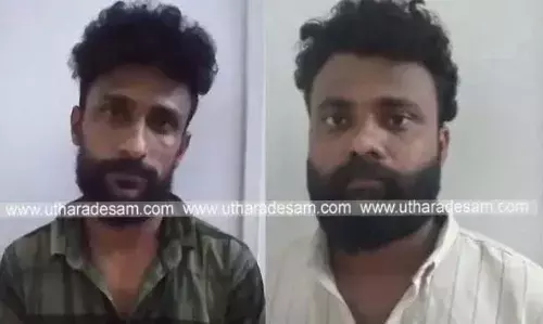 ഏണിയര്പ്പ് ലൈഫ് വില്ലയിലെ ലഹരി വേട്ട; ഉറവിടം കണ്ടെത്താന് പൊലീസ് അന്വേഷണം ഊര്ജ്ജിതമാക്കി; അറസ്റ്റിലായ പ്രതികള് റിമാണ്ടില് ഏണിയര്പ്പ് ലൈഫ് വില്ലയിലെ ലഹരി വേട്ട; ഉറവിടം കണ്ടെത്താന് പൊലീസ് അന്വേഷണം ഊര്ജ്ജിതമാക്കി; അറസ്റ്റിലായ പ്രതികള് റിമാണ്ടില്