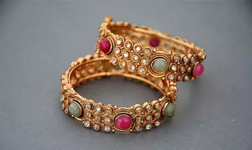 സ്വര്ണത്തിന് ഒറ്റയടിക്ക് 2000 രൂപയുടെ വര്ധനവ്; പവന് 72,200 സ്വര്ണത്തിന് ഒറ്റയടിക്ക് 2000 രൂപയുടെ വര്ധനവ്; പവന് 72,200