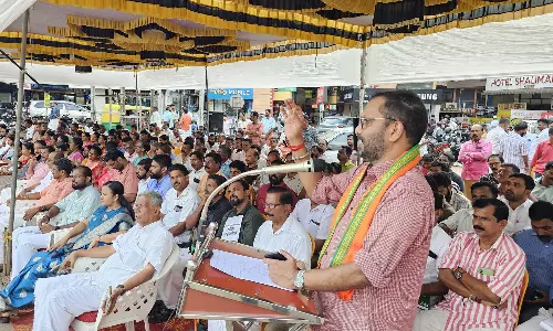 കമ്മ്യൂണിസ്റ്റ് പാര്ട്ടിക്ക് ശത്രുരാജ്യങ്ങളോടാണ് മമത -കെ. സുരേന്ദ്രന് കമ്മ്യൂണിസ്റ്റ് പാര്ട്ടിക്ക് ശത്രുരാജ്യങ്ങളോടാണ് മമത -കെ. സുരേന്ദ്രന്