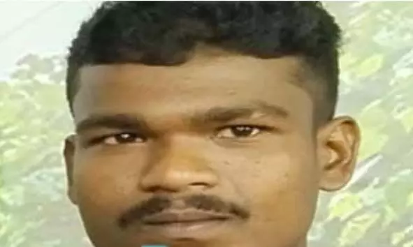 ഛര്ദ്ദിച്ച് അവശനിലയിലായ യുവാവ് ആസ്പത്രിയില് മരിച്ചു ഛര്ദ്ദിച്ച് അവശനിലയിലായ യുവാവ് ആസ്പത്രിയില് മരിച്ചു
