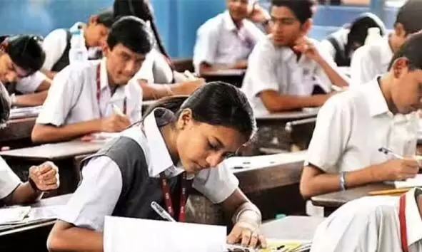 സംസ്ഥാനത്തെ പൊതുവിദ്യാലയങ്ങളില് എല്ലാ മാസവും വിദ്യാര്ഥികള്ക്കായി ക്ലാസ് തല പരീക്ഷകള് നടത്താന് തീരുമാനം സംസ്ഥാനത്തെ പൊതുവിദ്യാലയങ്ങളില് എല്ലാ മാസവും വിദ്യാര്ഥികള്ക്കായി ക്ലാസ് തല പരീക്ഷകള് നടത്താന് തീരുമാനം