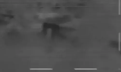 ജമ്മുവില് പുലര്ച്ചെ വീണ്ടും പാക് പ്രകോപനം; ഡ്രോണുകള് തകര്ത്ത് ഇന്ത്യന് സൈന്യം ജമ്മുവില് പുലര്ച്ചെ വീണ്ടും പാക് പ്രകോപനം; ഡ്രോണുകള് തകര്ത്ത് ഇന്ത്യന് സൈന്യം