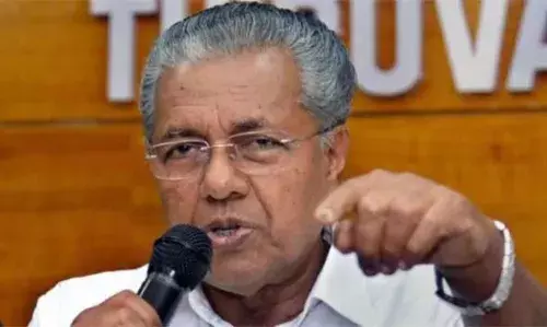 ഇന്ത്യ- പാക് സംഘര്ഷം: എല്ലാ ഇന്ത്യക്കാരും രാജ്യത്തിനൊപ്പം അണിനിരക്കണമെന്ന് മുഖ്യമന്ത്രി ഇന്ത്യ- പാക് സംഘര്ഷം: എല്ലാ ഇന്ത്യക്കാരും രാജ്യത്തിനൊപ്പം അണിനിരക്കണമെന്ന് മുഖ്യമന്ത്രി