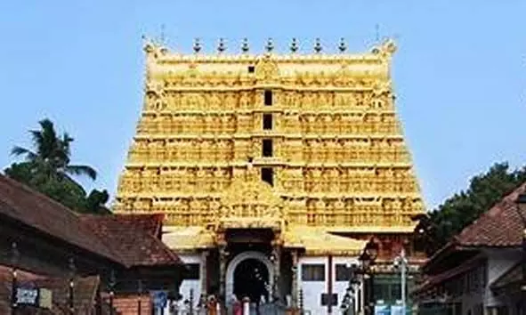പത്മനാഭ സ്വാമി ക്ഷേത്രത്തില് നിന്നും കാണാതായ സ്വര്ണം തിരികെ ലഭിച്ചു പത്മനാഭ സ്വാമി ക്ഷേത്രത്തില് നിന്നും കാണാതായ സ്വര്ണം തിരികെ ലഭിച്ചു