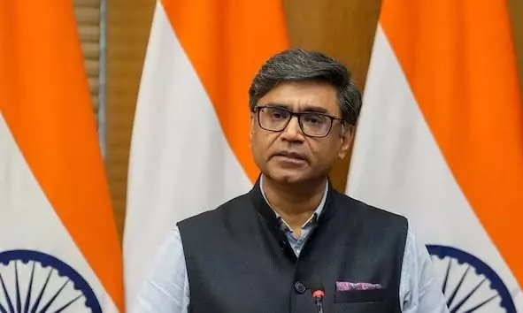 അഭിമാനിക്കുന്നു: വിക്രം മിശ്രിക്കും കുടുംബത്തിനും നേരെയുള്ള ട്രോളുകള്ക്ക് പിന്നാലെ സമൂഹ മാധ്യമങ്ങളില് പിന്തുണയുമായെത്തിയത് നിരവധി പേര് അഭിമാനിക്കുന്നു: വിക്രം മിശ്രിക്കും കുടുംബത്തിനും നേരെയുള്ള ട്രോളുകള്ക്ക് പിന്നാലെ സമൂഹ മാധ്യമങ്ങളില് പിന്തുണയുമായെത്തിയത് നിരവധി പേര്