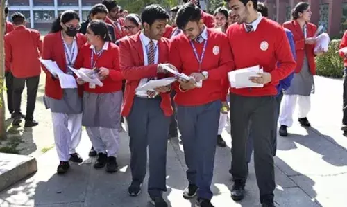 സി.ബി.എസ്.ഇ പ്ലസ്ടു പരീക്ഷാഫലം പ്രഖ്യാപിച്ചു; വിജയ ശതമാനം 88.39 സി.ബി.എസ്.ഇ പ്ലസ്ടു പരീക്ഷാഫലം പ്രഖ്യാപിച്ചു; വിജയ ശതമാനം 88.39