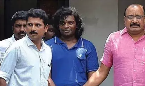 നന്തന്കോട് കൂട്ടക്കൊലക്കേസ്; കേദല് ജിന്സണ് രാജയ്ക്ക് ജീവപര്യന്തം തടവും 15 ലക്ഷം രൂപ പിഴയും ശിക്ഷ വിധിച്ച് കോടതി നന്തന്കോട് കൂട്ടക്കൊലക്കേസ്; കേദല് ജിന്സണ് രാജയ്ക്ക് ജീവപര്യന്തം തടവും 15 ലക്ഷം രൂപ പിഴയും ശിക്ഷ വിധിച്ച് കോടതി