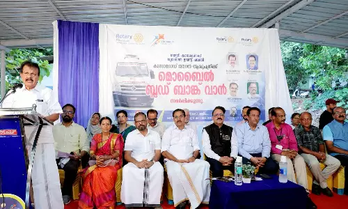 ജനറല്‍ ആസ്പത്രിക്ക് മൊബൈല്‍ ബ്ലഡ്  ബാങ്ക് വാന്‍ സമര്‍പ്പിച്ച് റോട്ടറി കാസര്‍കോട്