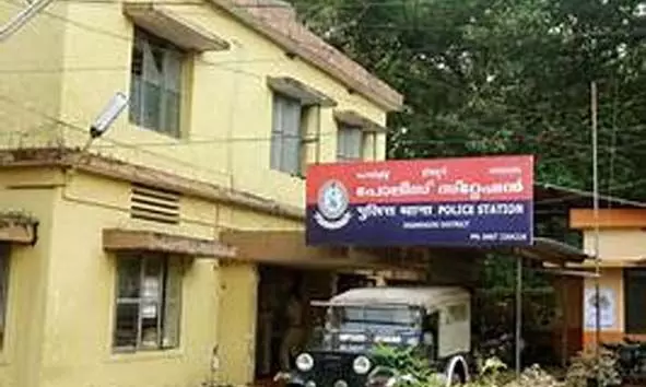 കാഞ്ഞങ്ങാട്ട് സ്വകാര്യാസ്പത്രിക്ക് നേരെ അക്രമം: ഡോക്ടറെയും മാനേജരെയും മര്ദിച്ചു: മുഖ്യപ്രതി കസ്റ്റഡിയില് കാഞ്ഞങ്ങാട്ട് സ്വകാര്യാസ്പത്രിക്ക് നേരെ അക്രമം: ഡോക്ടറെയും മാനേജരെയും മര്ദിച്ചു: മുഖ്യപ്രതി കസ്റ്റഡിയില്