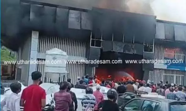സീതാംഗോളി മുഖാരിക്കണ്ടത്ത് ഗോഡൗണില്‍ വന്‍ തീപിടുത്തം; കോടികളുടെ നഷ്ടം