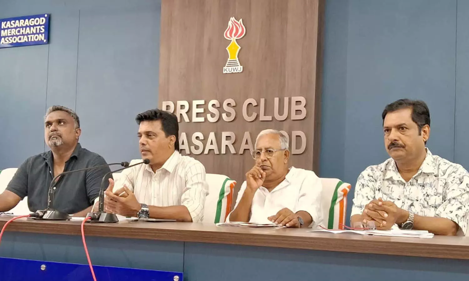 നാടകോത്സവവുമായി കാസര്കോട് തിയേട്രിക്സ് സൊസൈറ്റിയും സംഗീത നാടക അക്കാദമിയും നാടകോത്സവവുമായി കാസര്കോട് തിയേട്രിക്സ് സൊസൈറ്റിയും സംഗീത നാടക അക്കാദമിയും