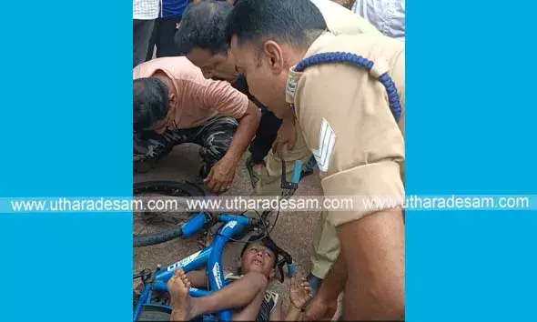 സൈക്കിള്‍ ചെയിനില്‍ കാല്‍ കുടുങ്ങി; രക്ഷകരായി അഗ്നി ശമന സേന